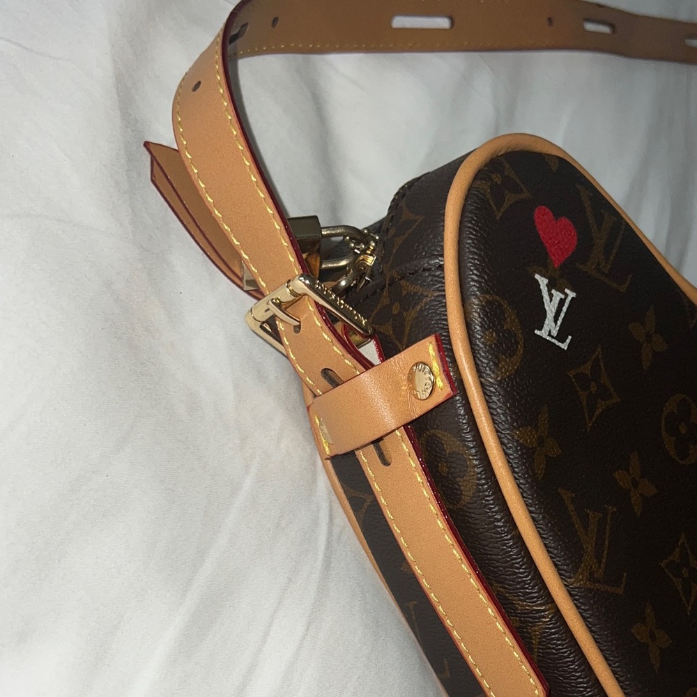 Louis Vuitton Heart-Shaped Monogram Crossbody Bag with Red Accent - Picture 7 of 17